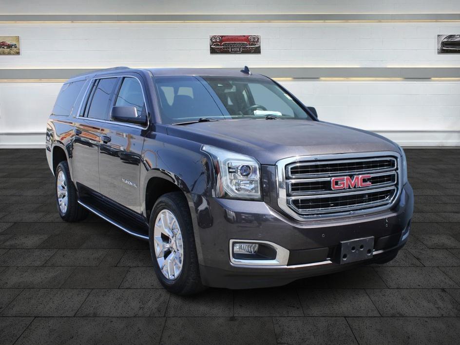 2017 GMC Yukon XL SLE's photo
