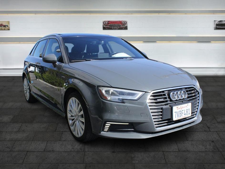 2017 Audi A3 Sportback e-tron Premium Plus
