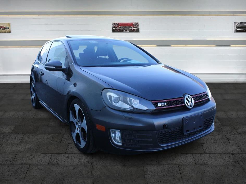2010 Volkswagen GTI Base's photo