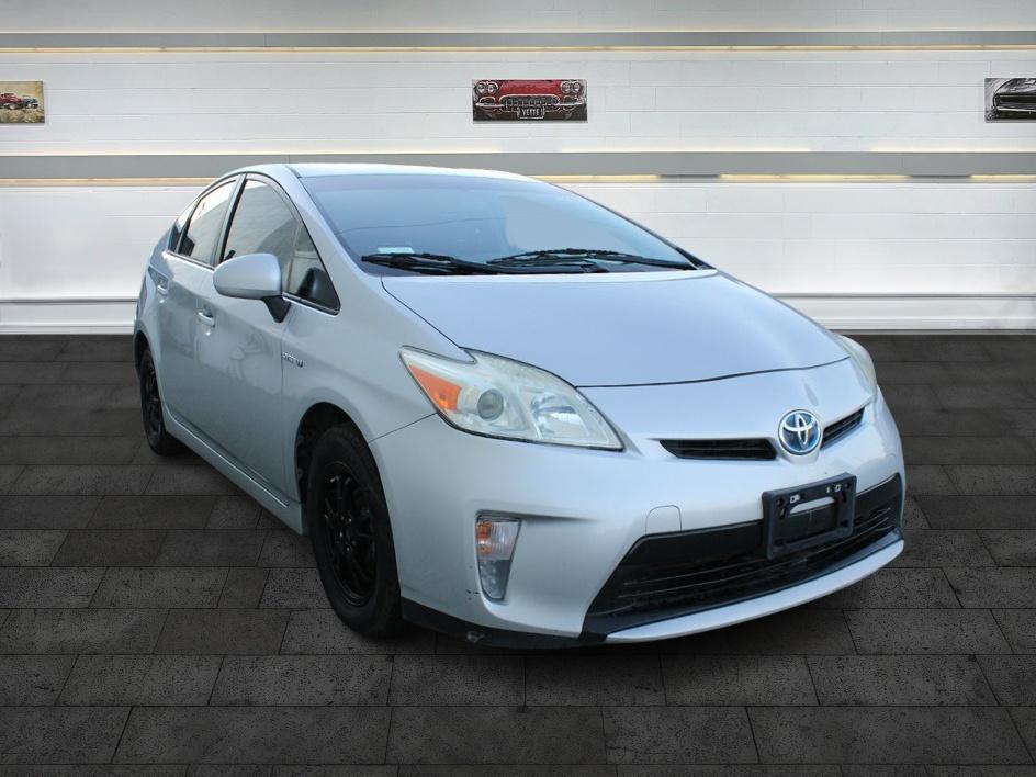 2015 Toyota Prius Three's photo