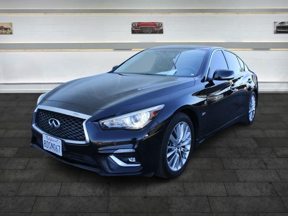2018 INFINITI Q50 LUXE