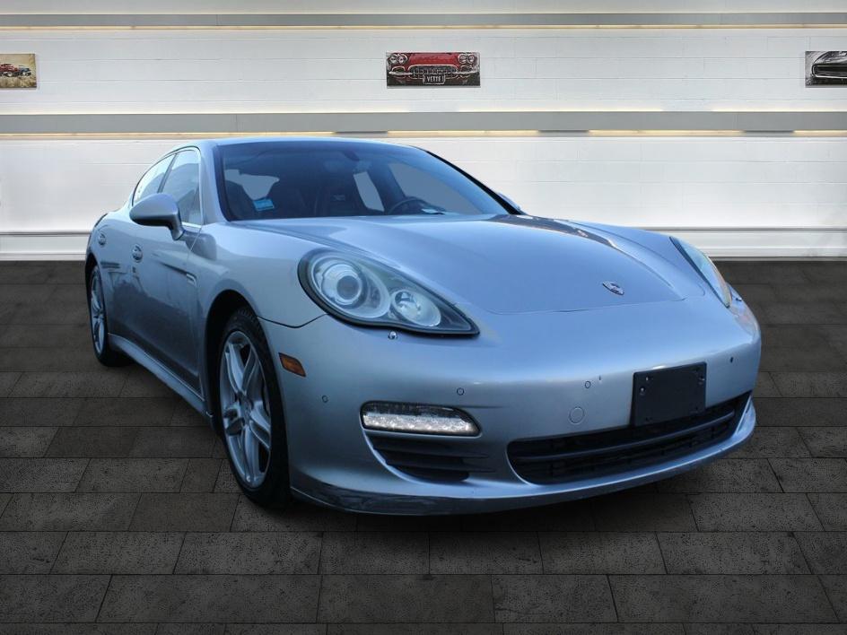2010 Porsche Panamera S's photo