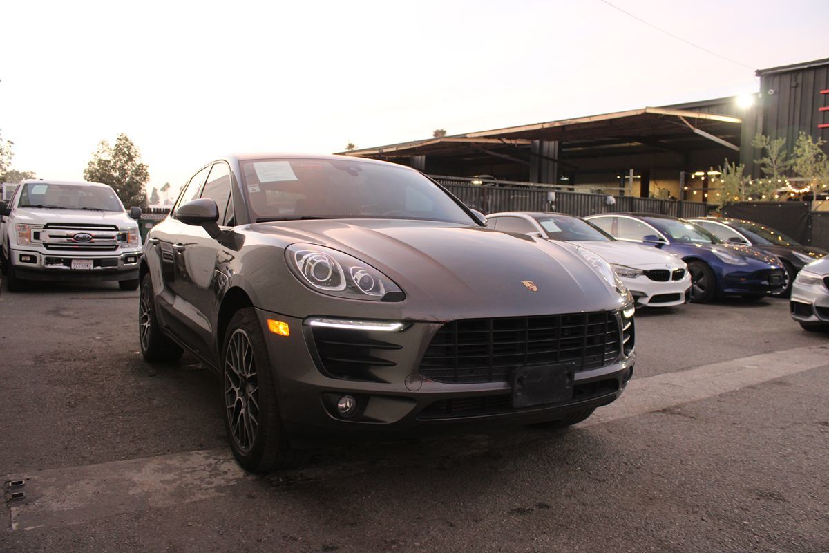 2018 Porsche Macan Base's photo