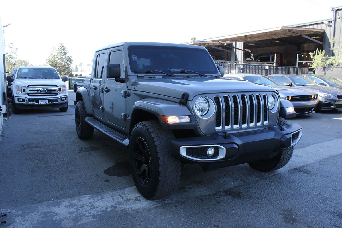 2021 Jeep Gladiator Overland's photo