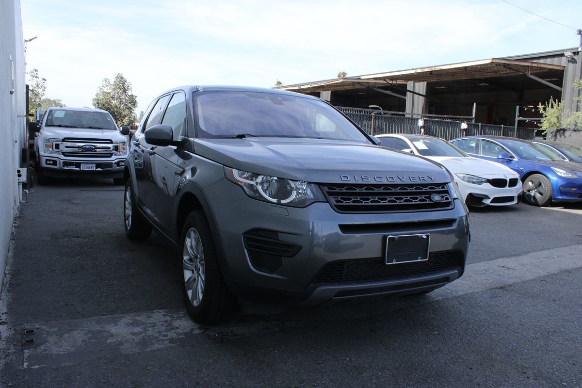 2017 Land Rover Discovery Sport SE's photo
