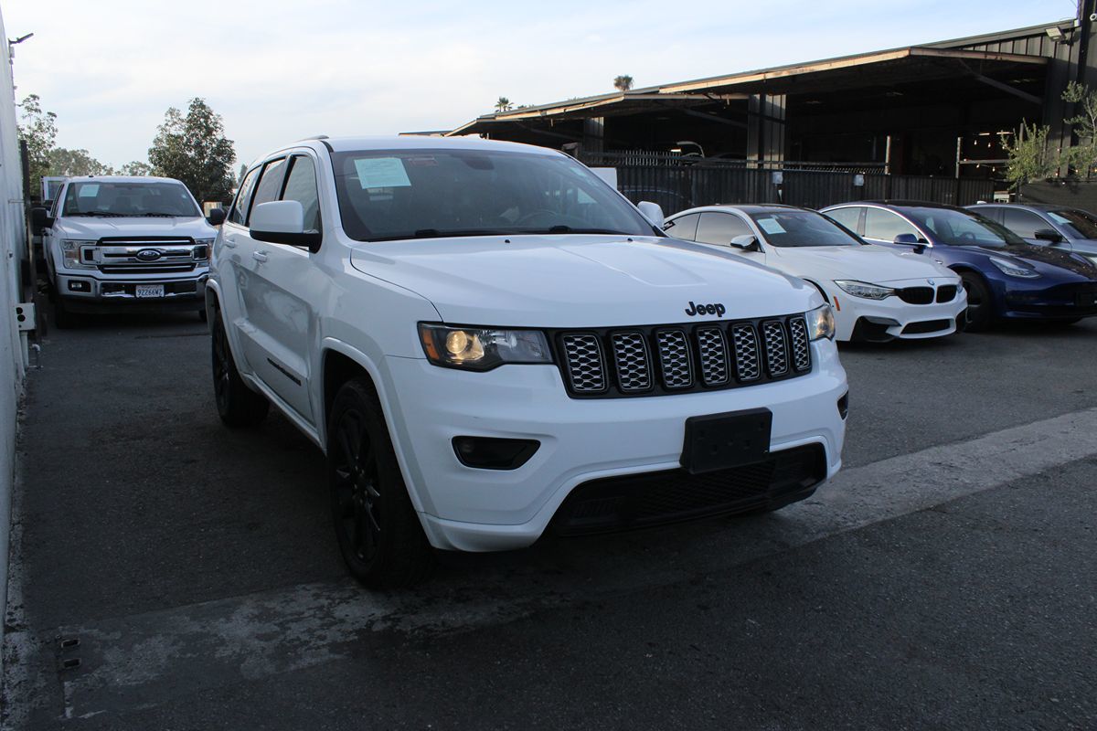 2019 Jeep Grand Cherokee Altitude's photo