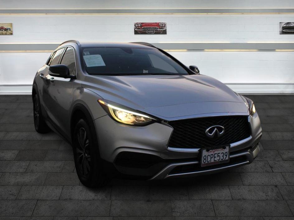 2018 INFINITI QX30 Luxury's photo