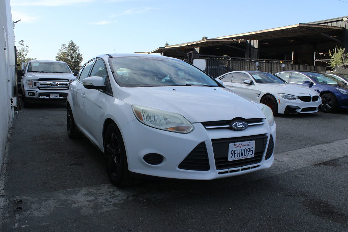 2013 Ford Focus SE's photo
