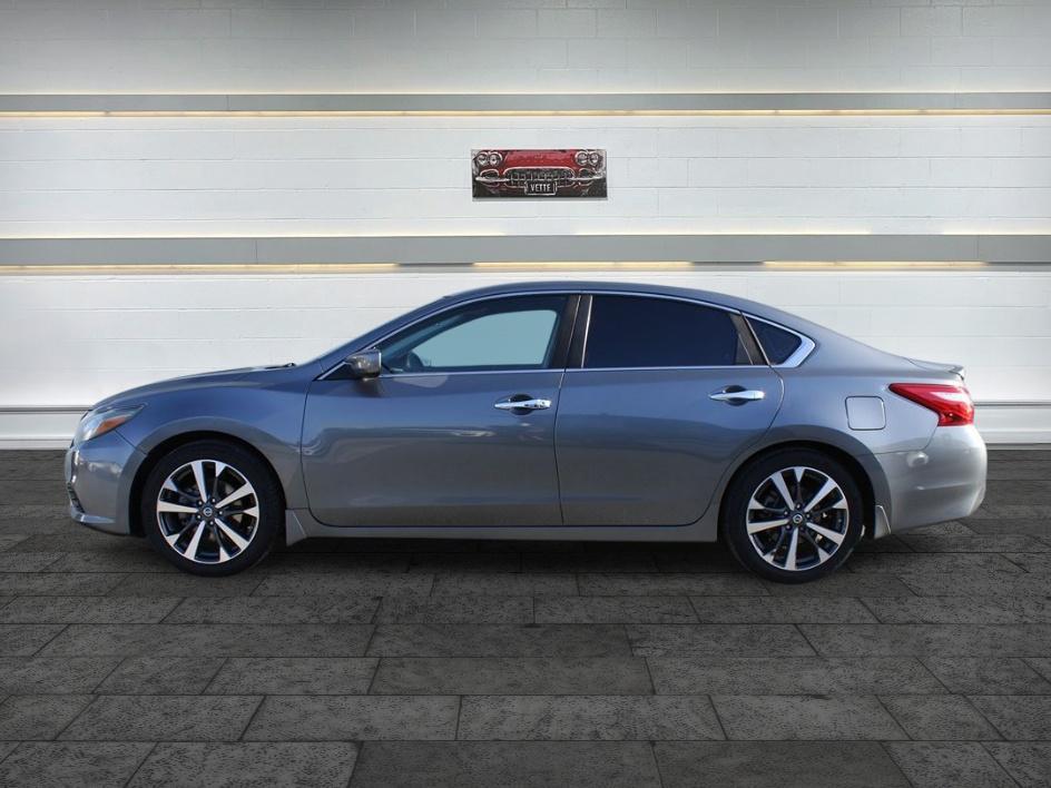 2016 Nissan Altima SR