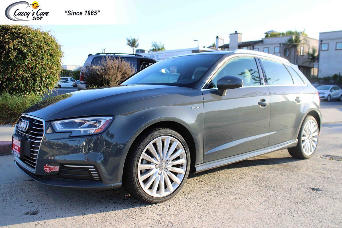 2017 Audi A3 Sportback e-tron Premium Plus's photo