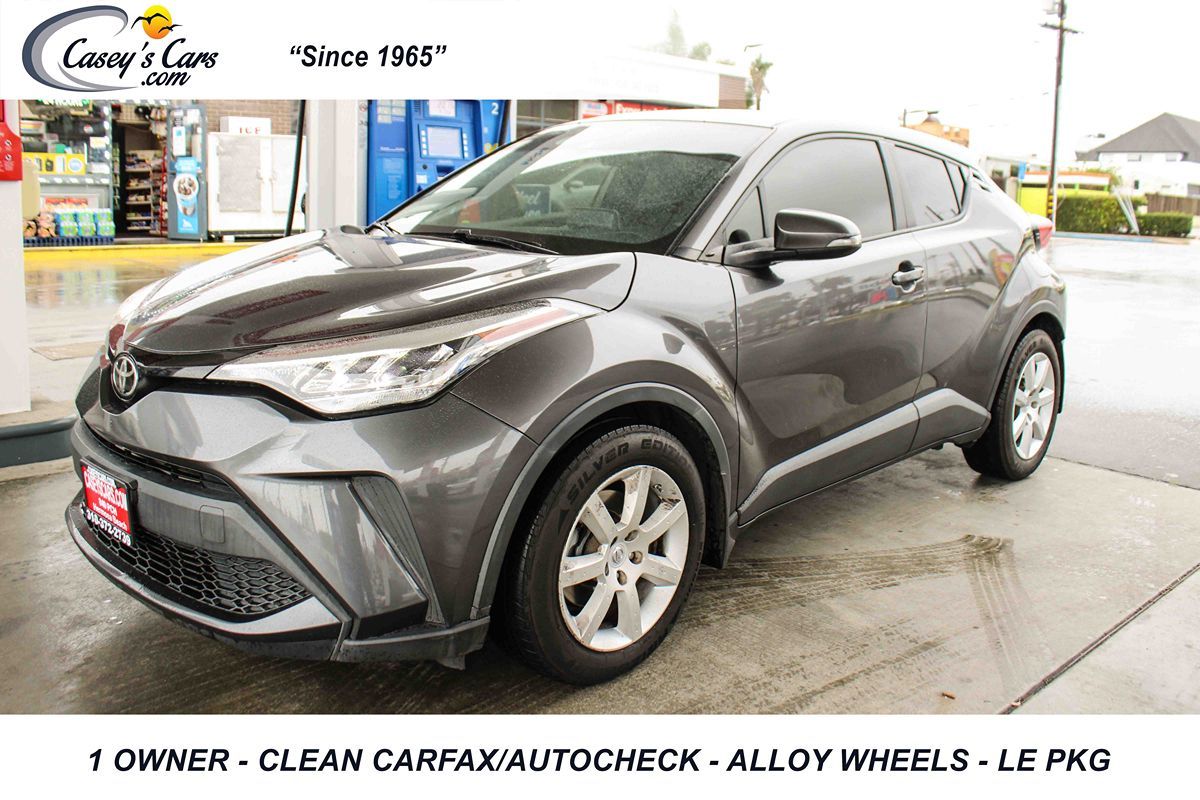 2020 Toyota C-HR LE's photo