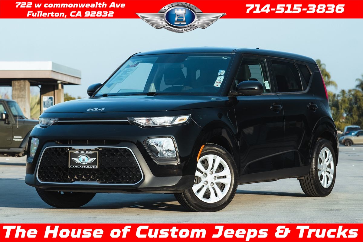 2022 Kia Soul LX's photo