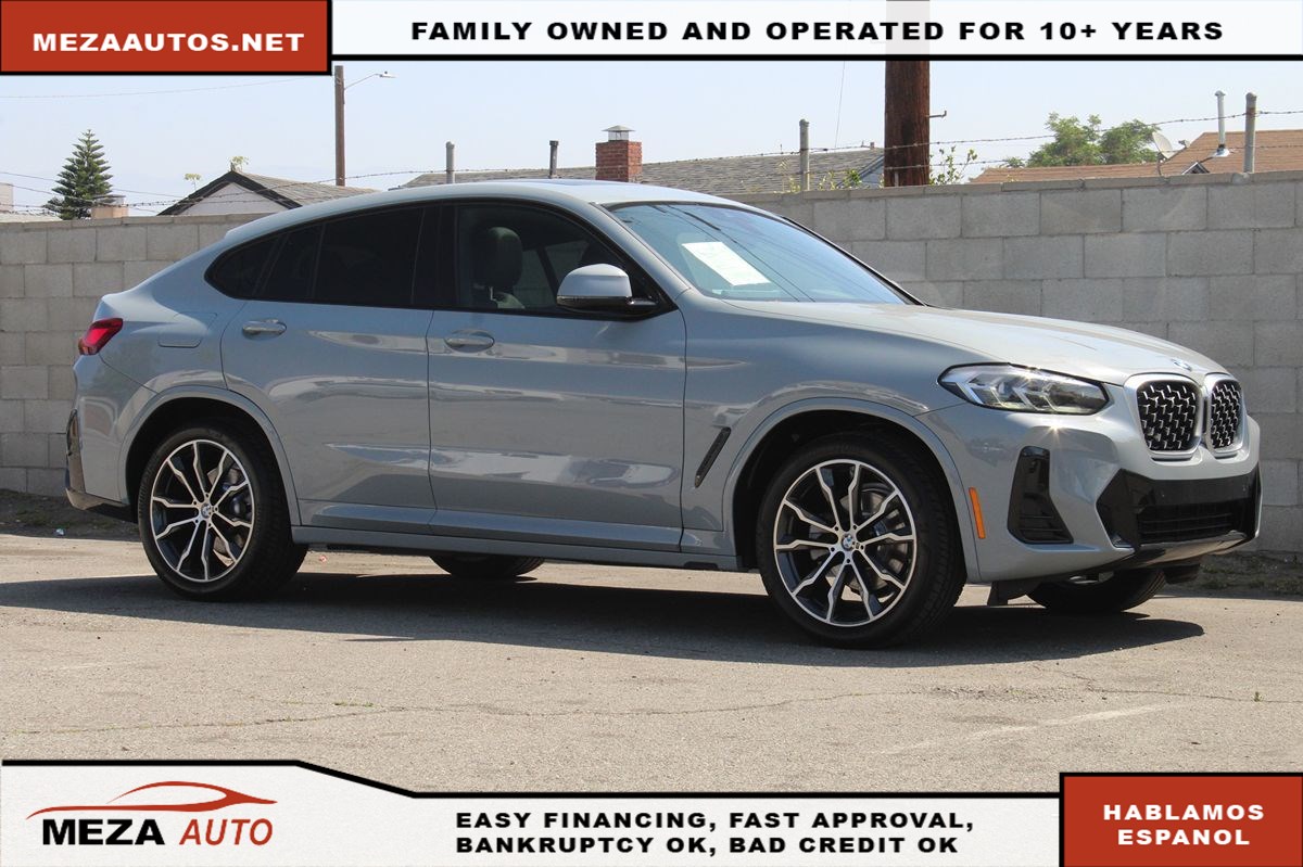 2022 BMW X4 30i's photo