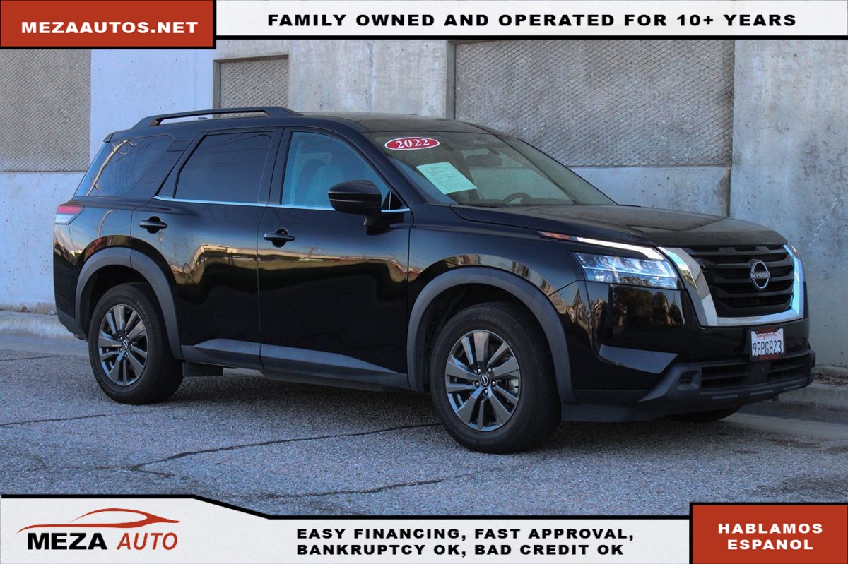 2022 Nissan Pathfinder SV's photo