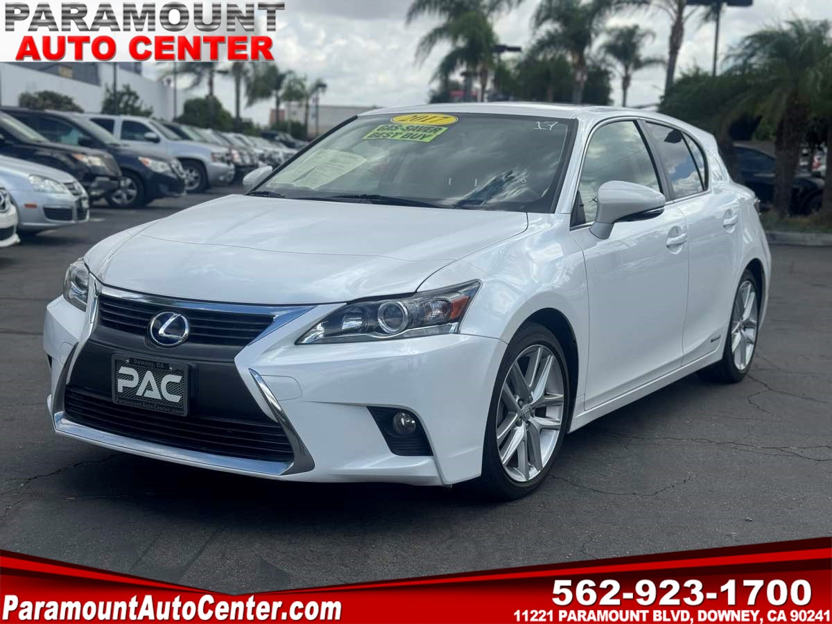 2017 Lexus CT Base's photo