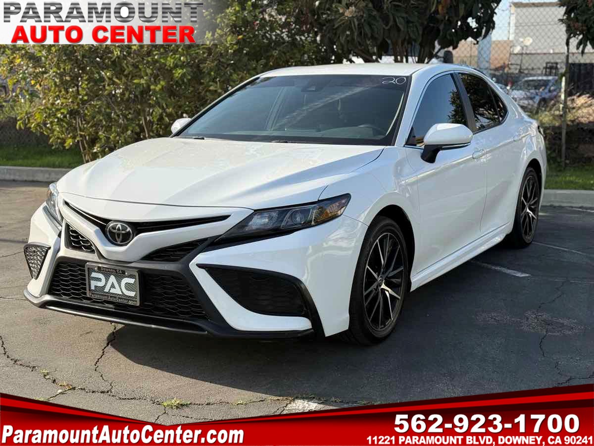 2024 Toyota Camry SE's photo