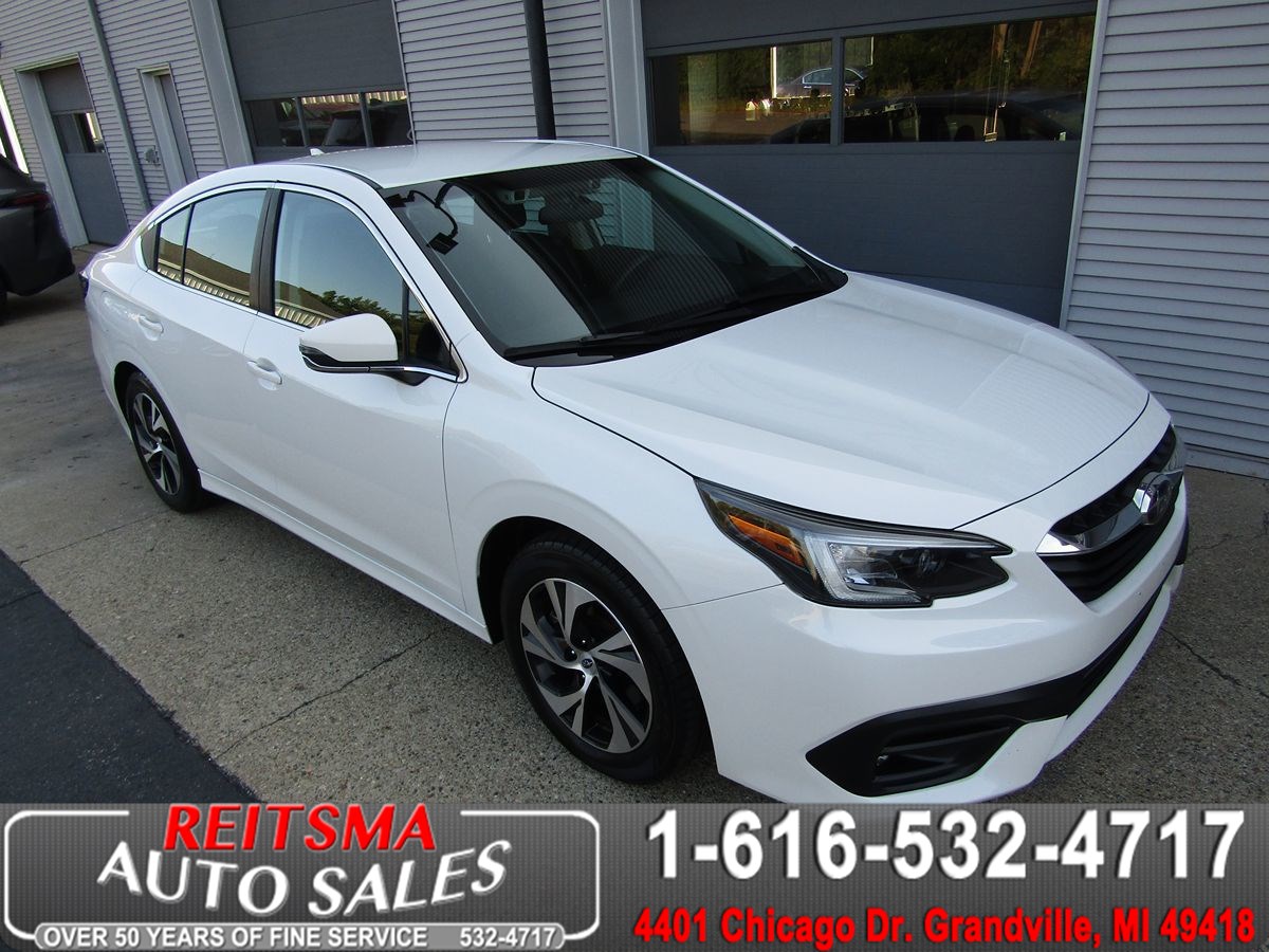 2020 Subaru Legacy Premium's photo