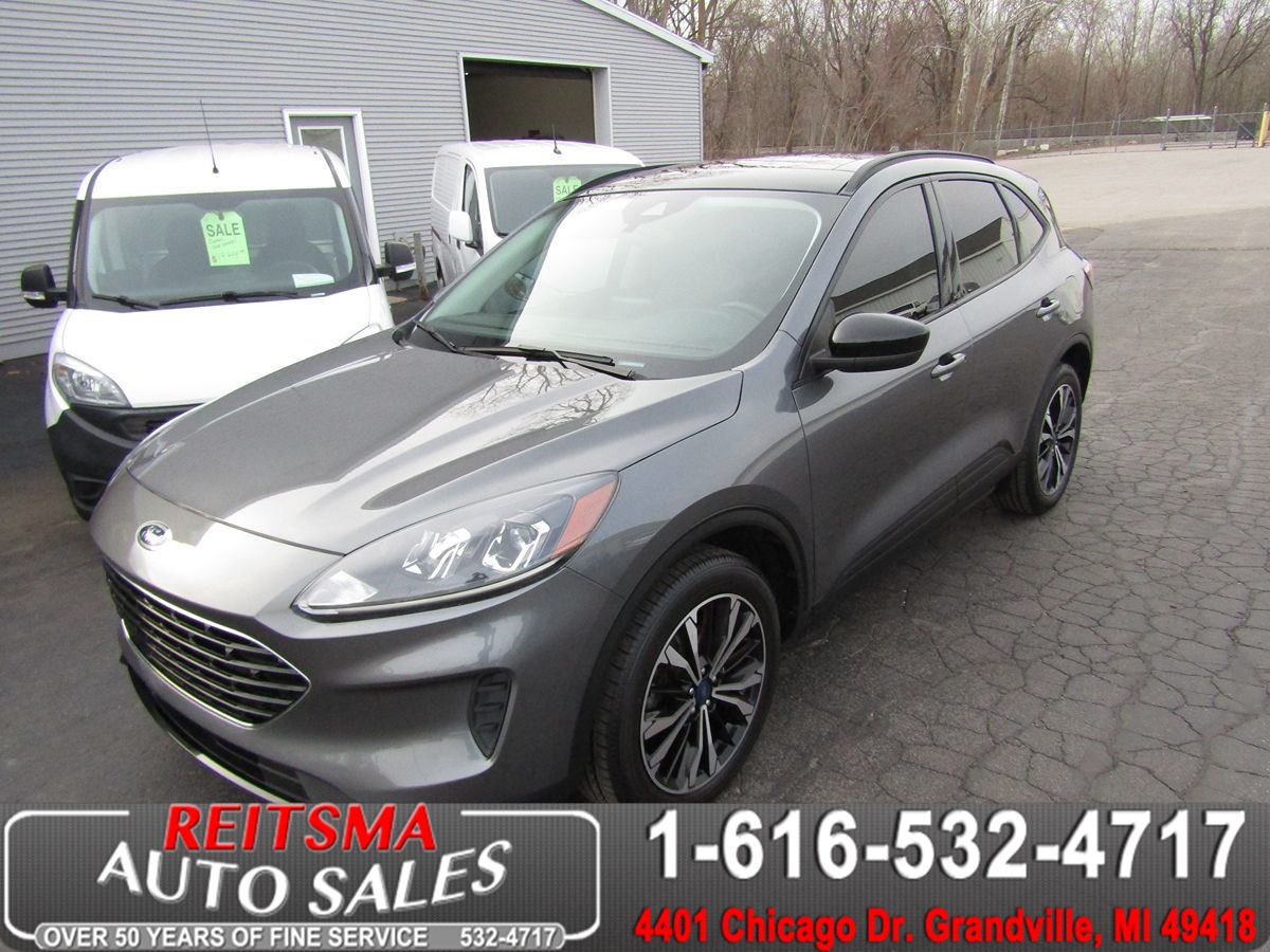 2021 Ford Escape SE's photo