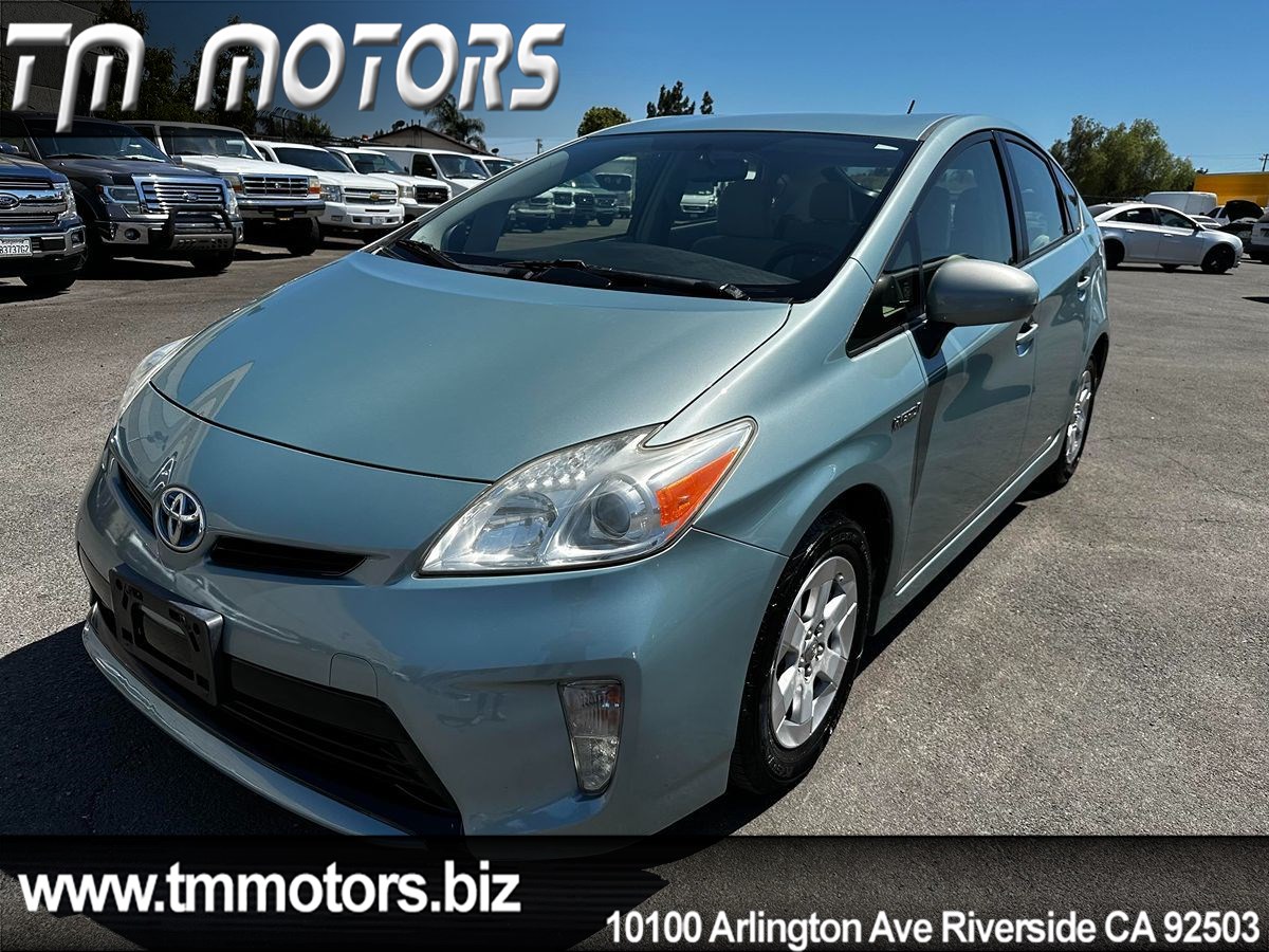 2012 Toyota Prius Three's photo