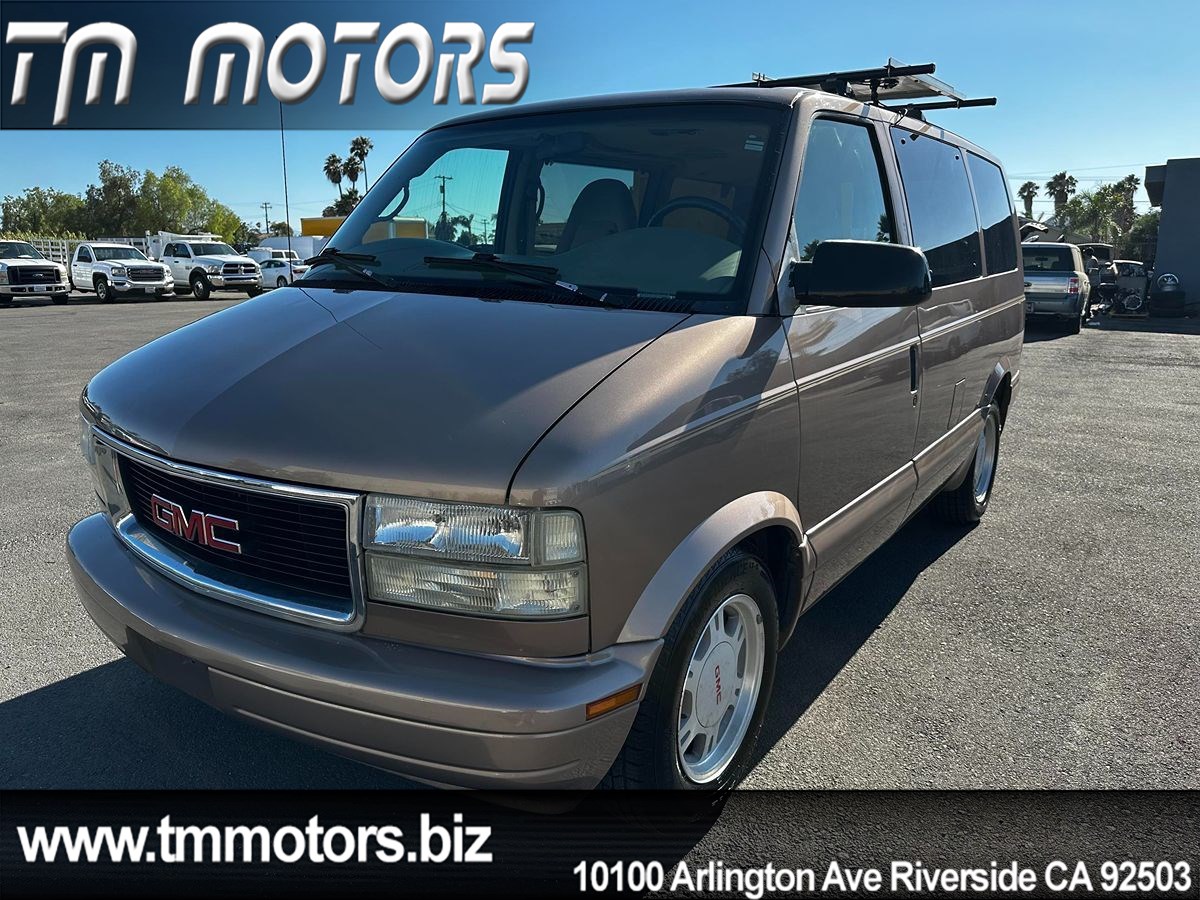 2003 GMC Safari Base