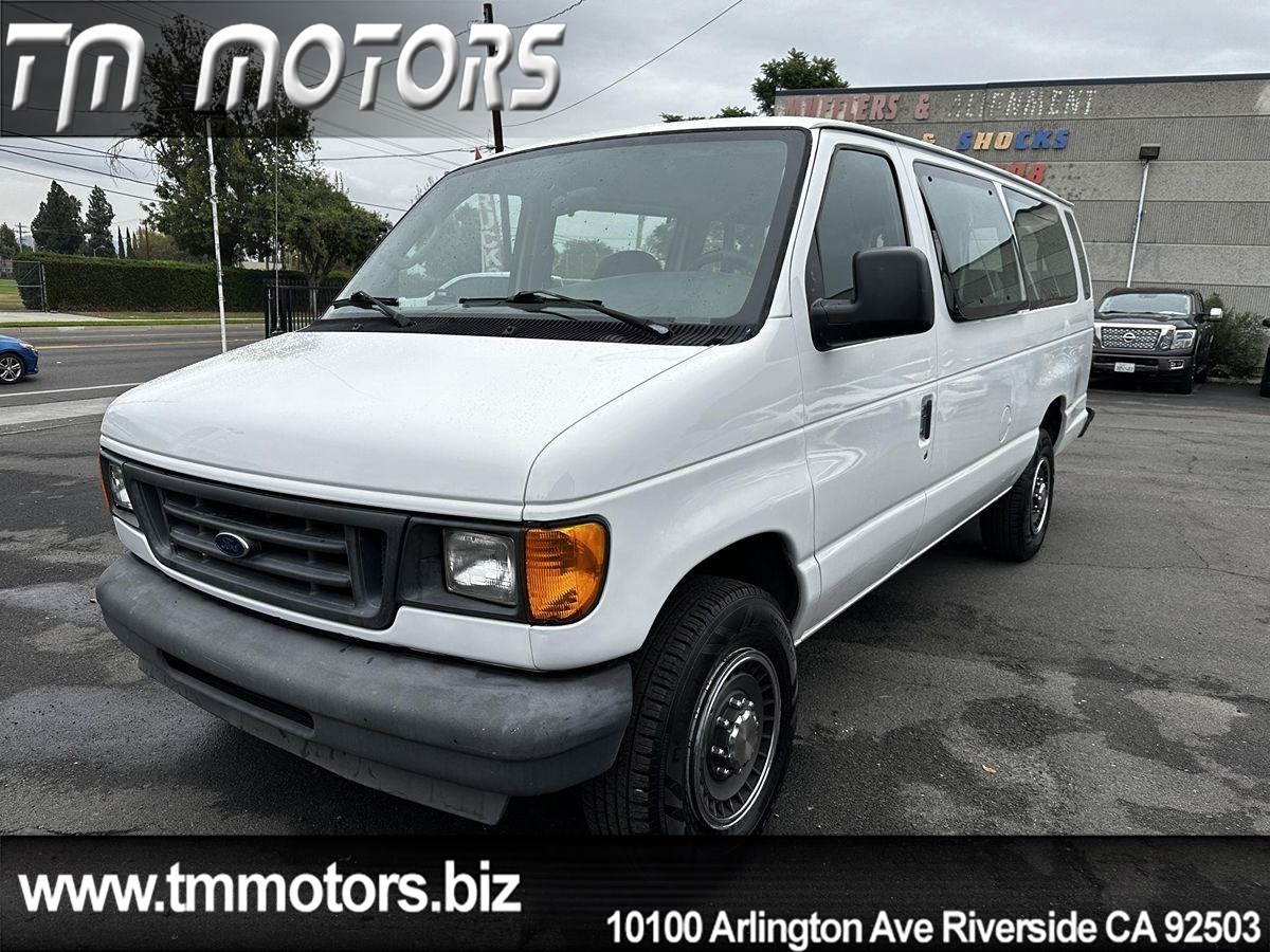 2003 Ford Econoline Wagon XL