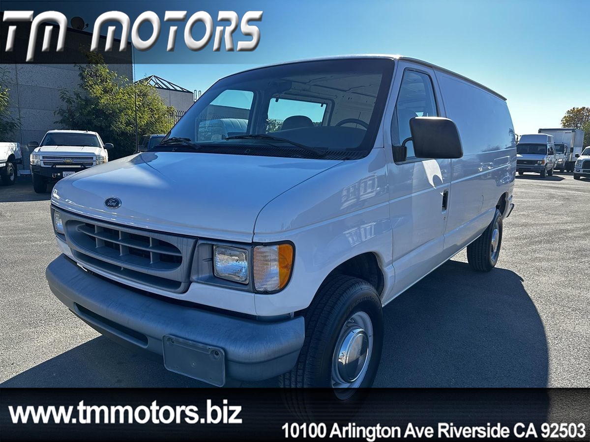 2000 Ford Econoline Van's photo