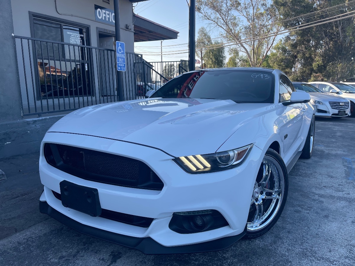 2017 Ford Mustang GT Premium's photo