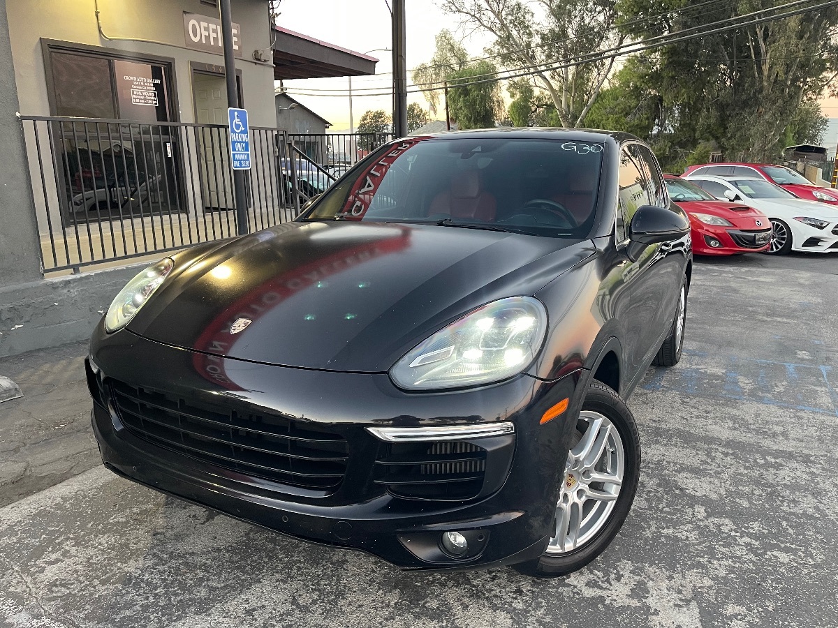 2015 Porsche Cayenne S's photo