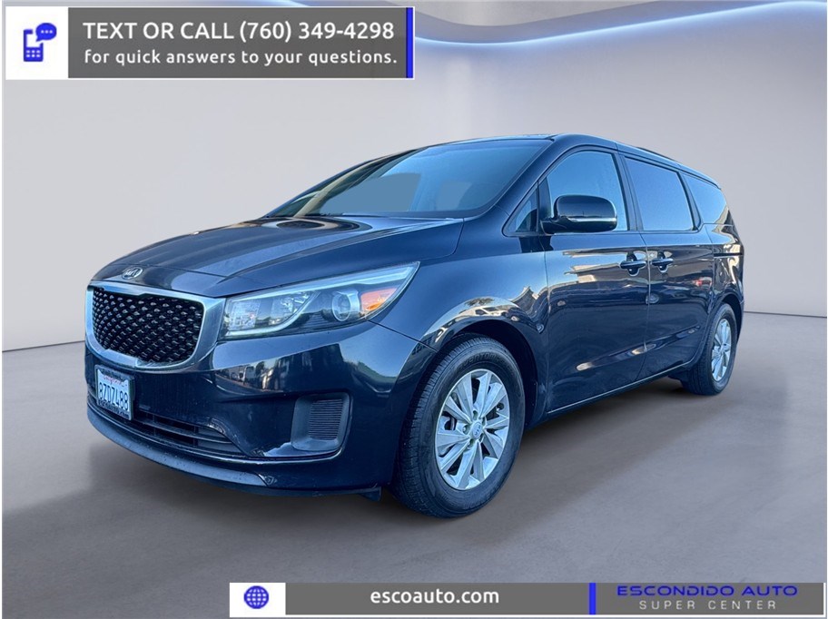 2017 Kia Sedona LX's photo