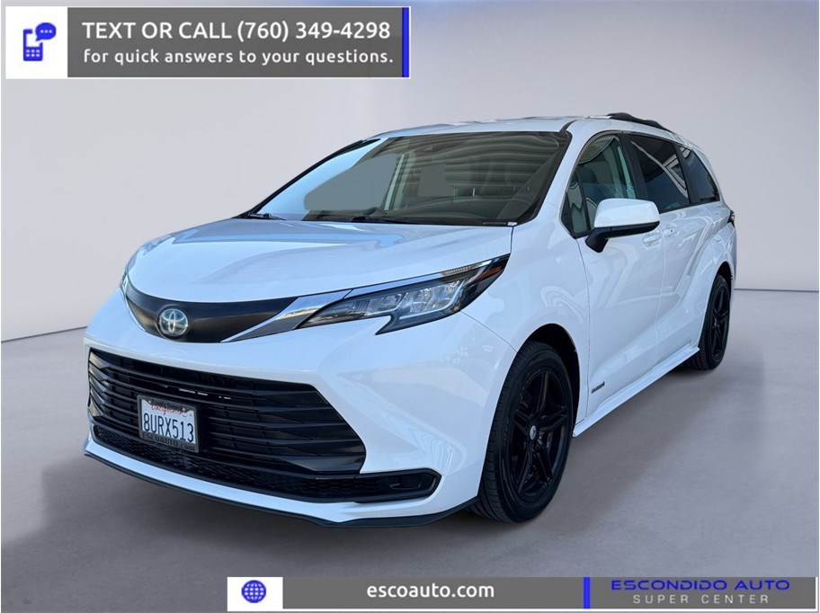 2021 Toyota Sienna LE 8-Passenger Hybrid FWD's photo