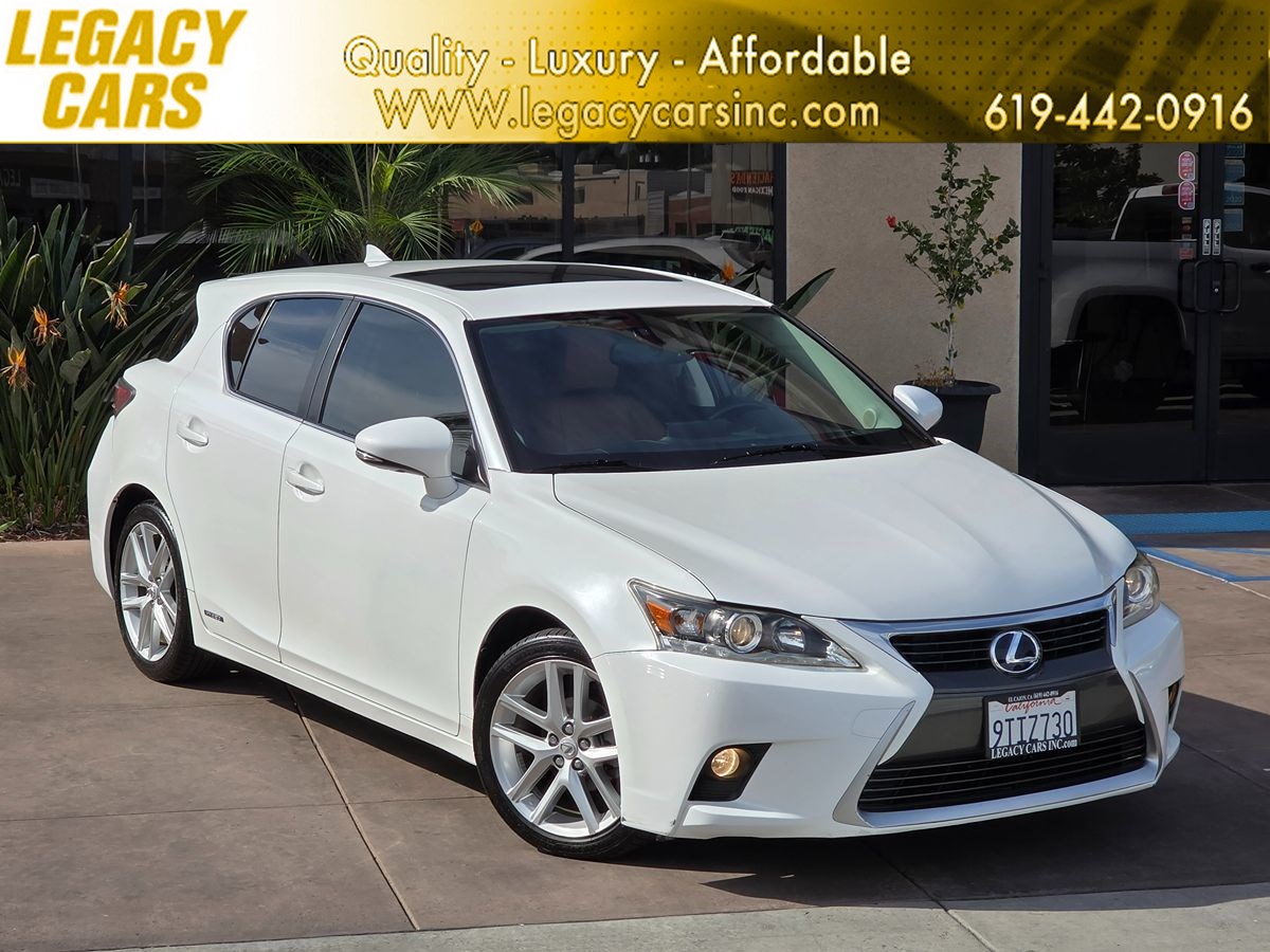 2014 Lexus CT Base's photo