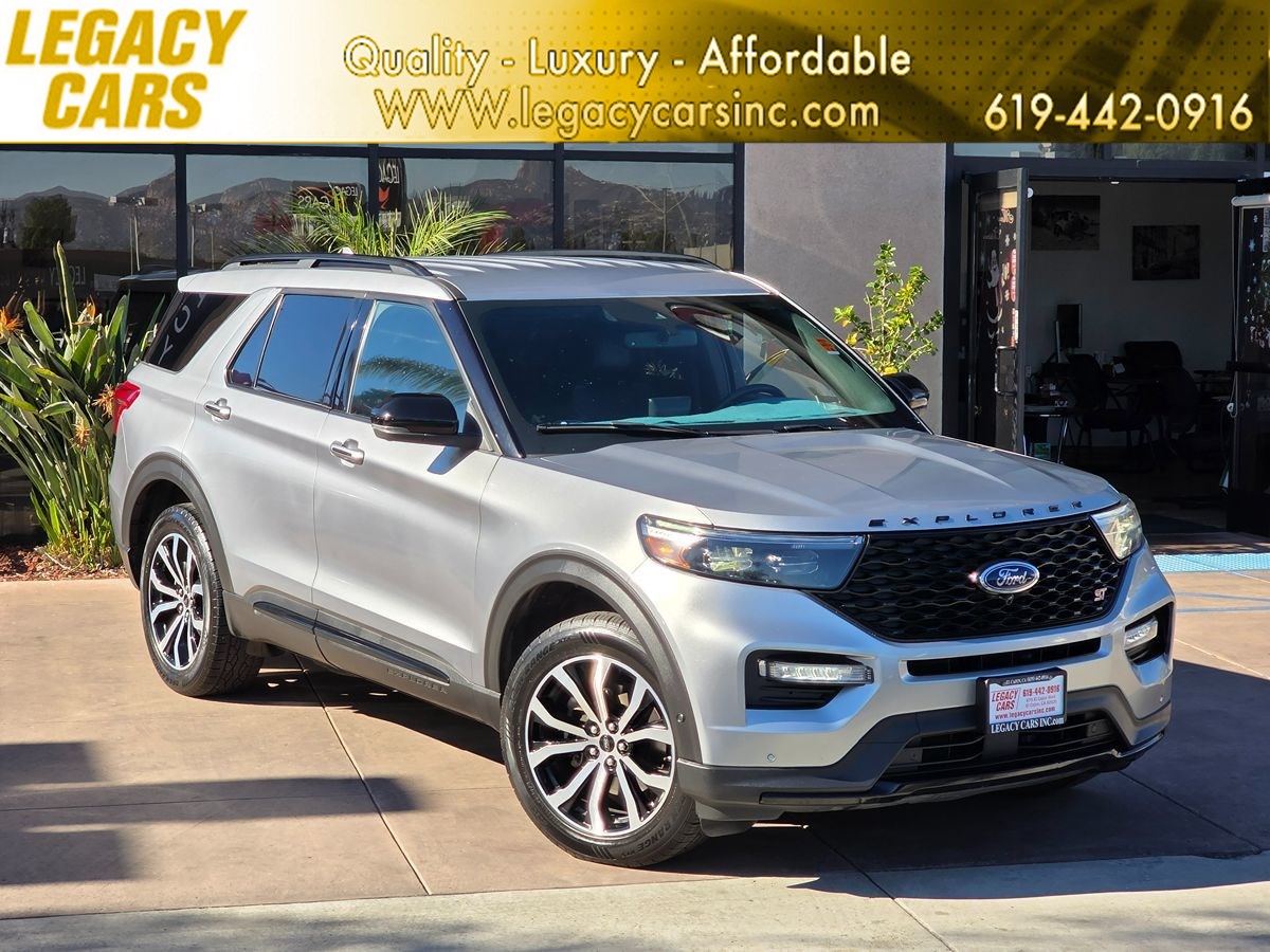 2020 Ford Explorer ST's photo