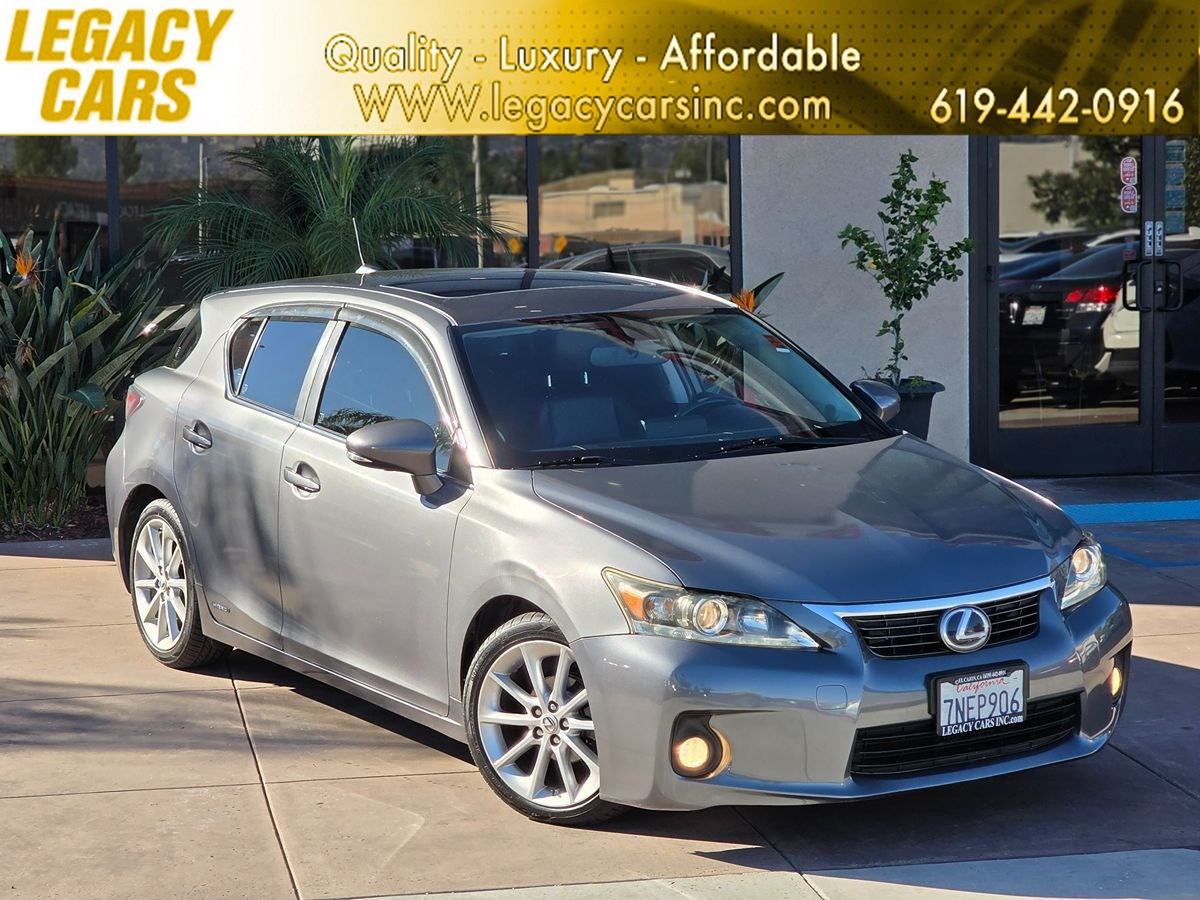 2013 Lexus CT Base's photo