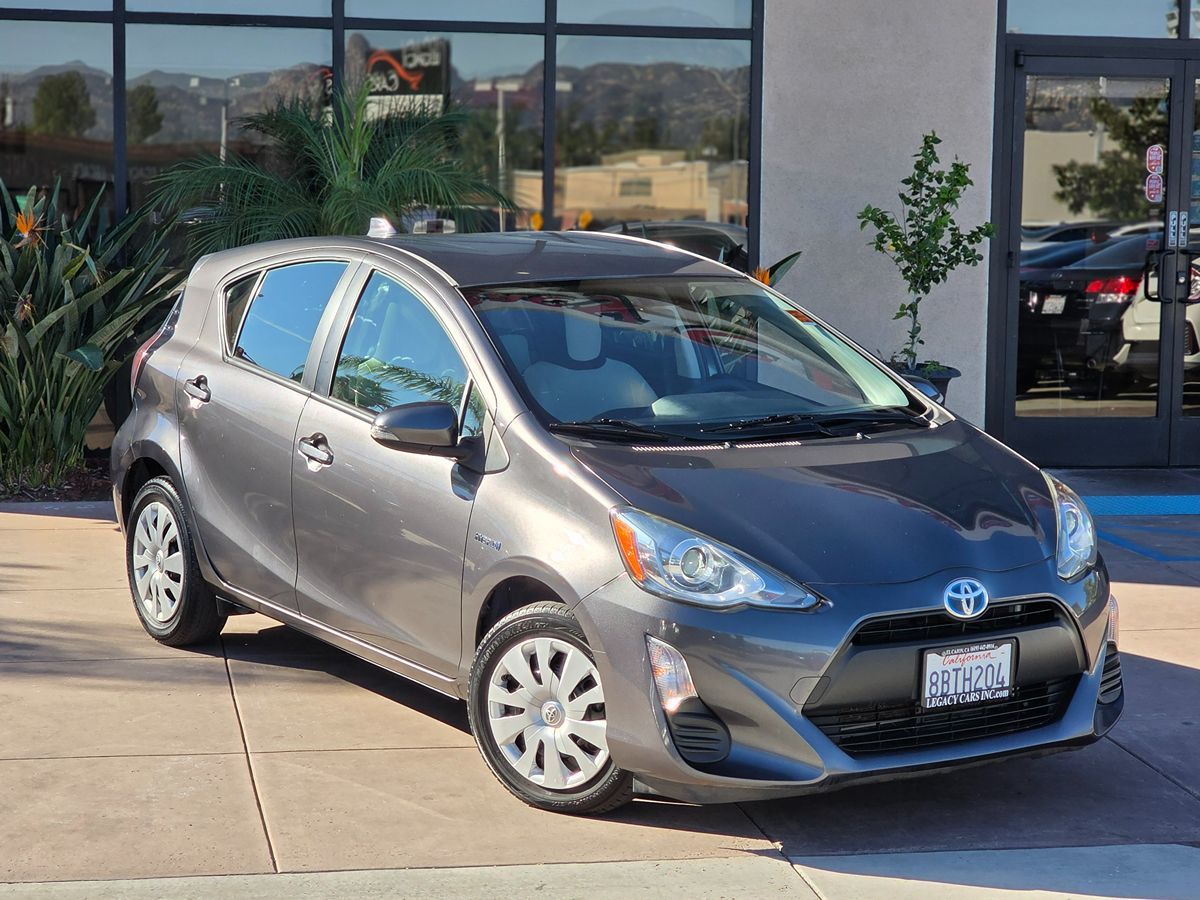 2016 Toyota Prius c One's photo