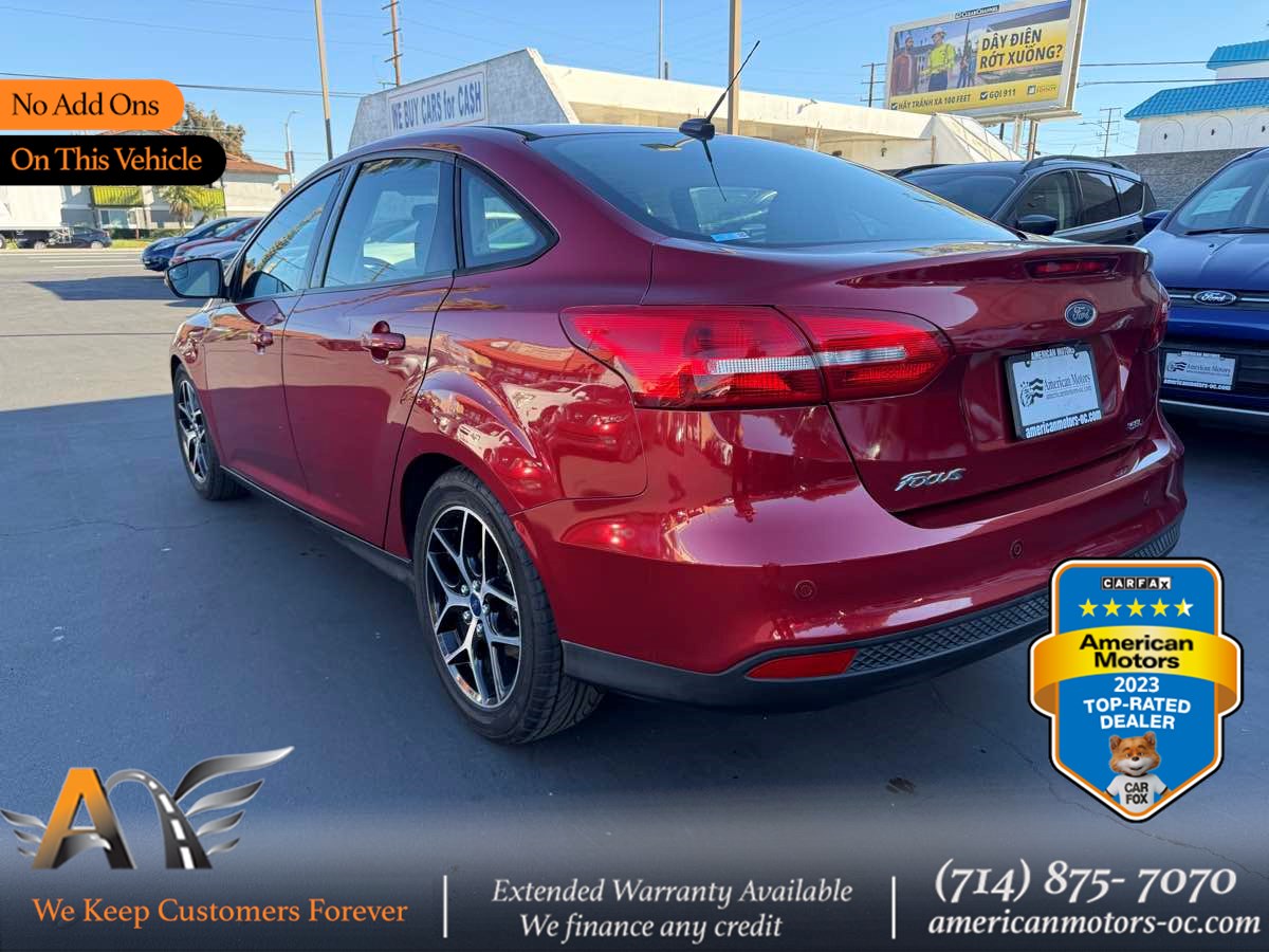 2017 Ford Focus SEL's photo