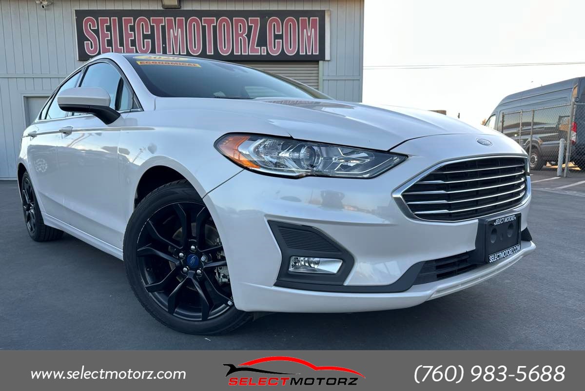 2020 Ford Fusion SE's photo