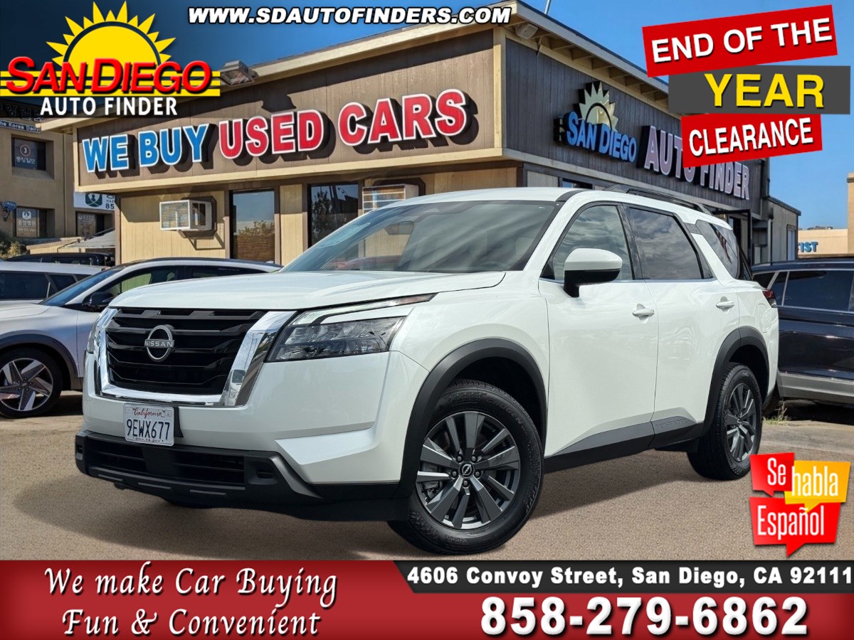 2023 Nissan Pathfinder SV's photo