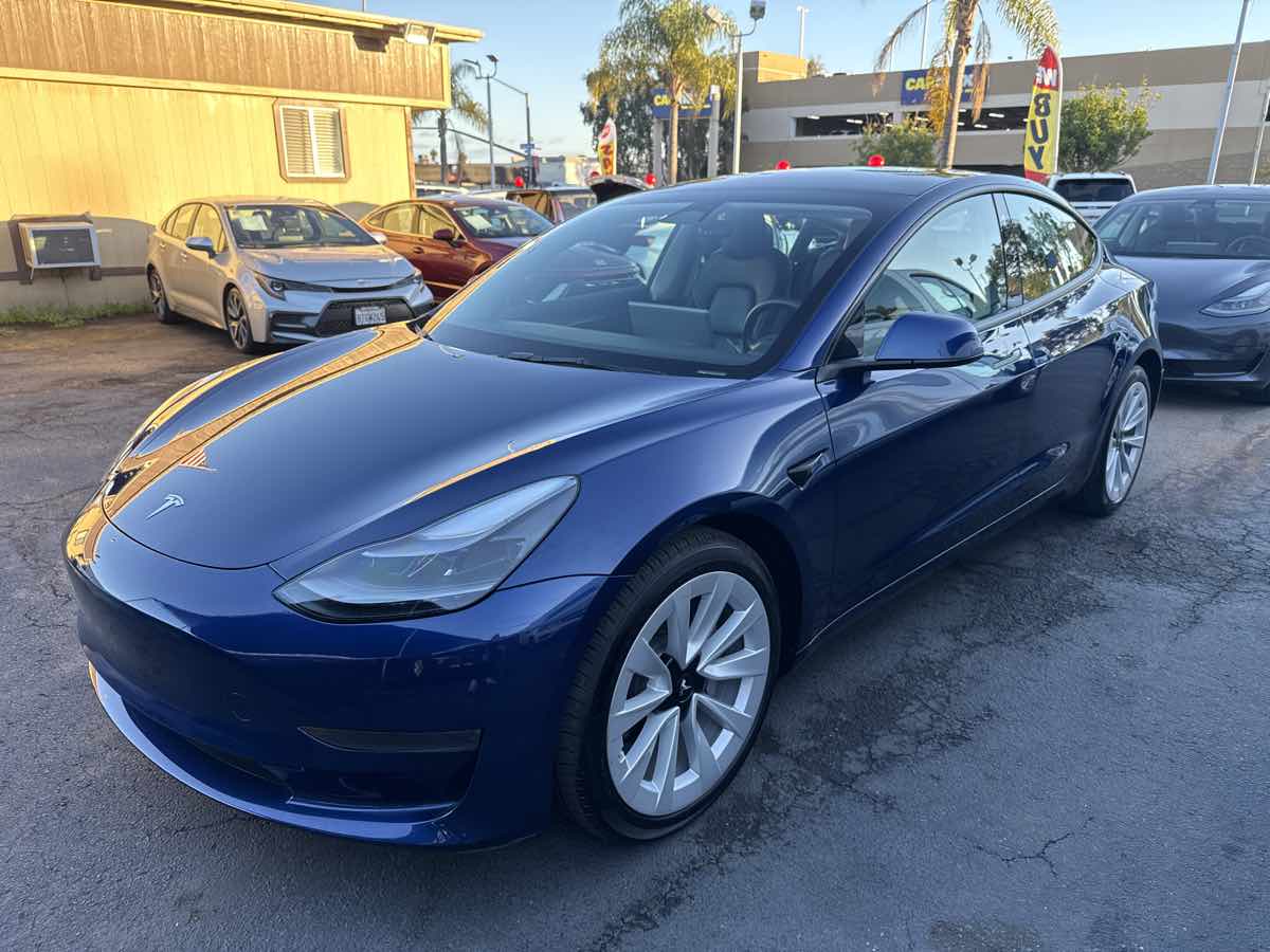 2023 Tesla Model 3 Base's photo
