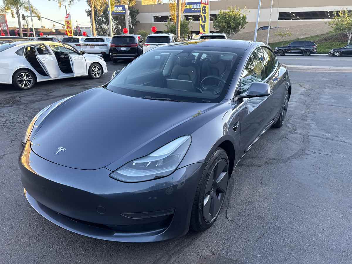 2023 Tesla Model 3 Base's photo