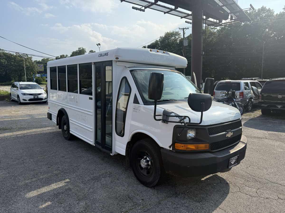 2011 Chevrolet Express G3500's photo