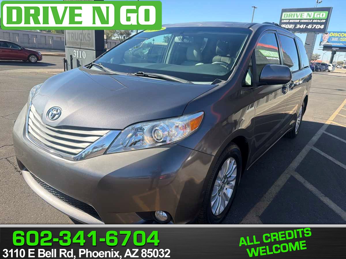 2012 Toyota Sienna XLE's photo
