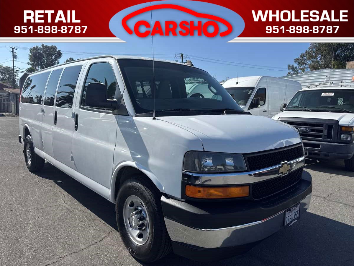 2017 Chevrolet Express Passenger LS's photo