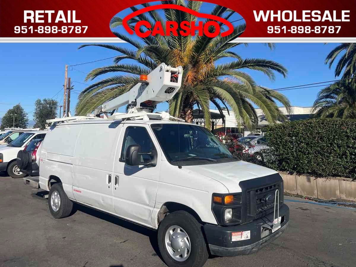 2010 Ford E-Series Econoline Van Commercial's photo