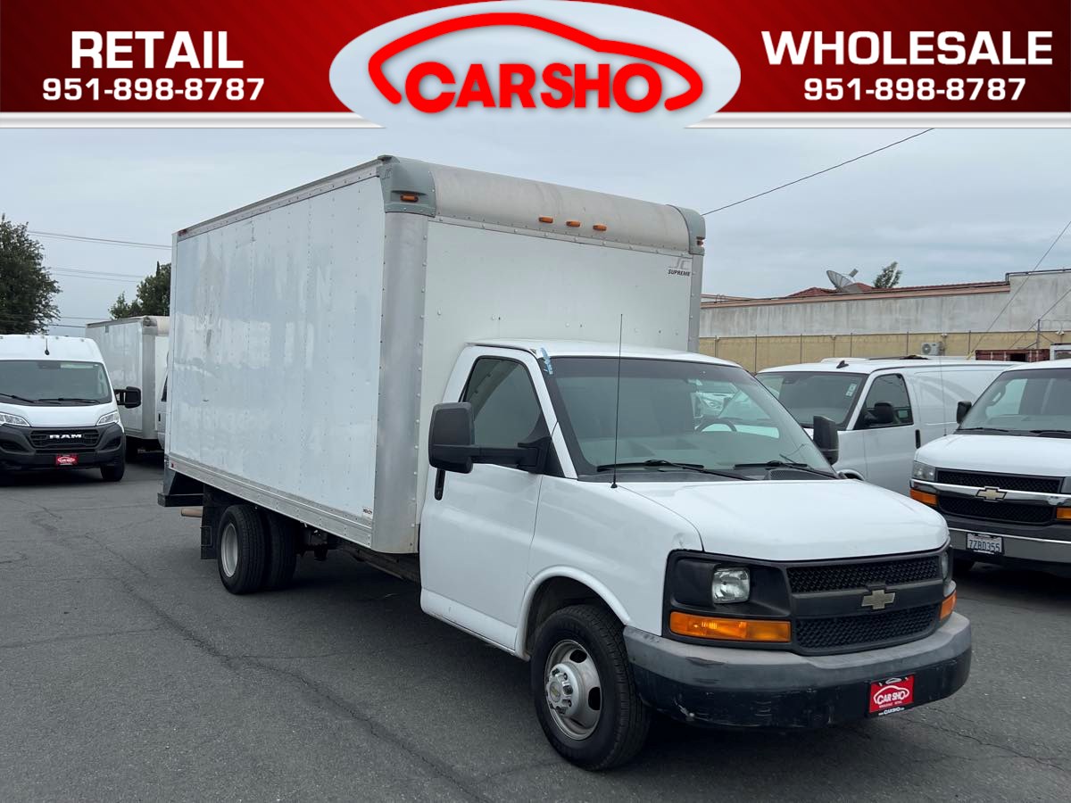 2015 Chevrolet Express Cutaway Base's photo