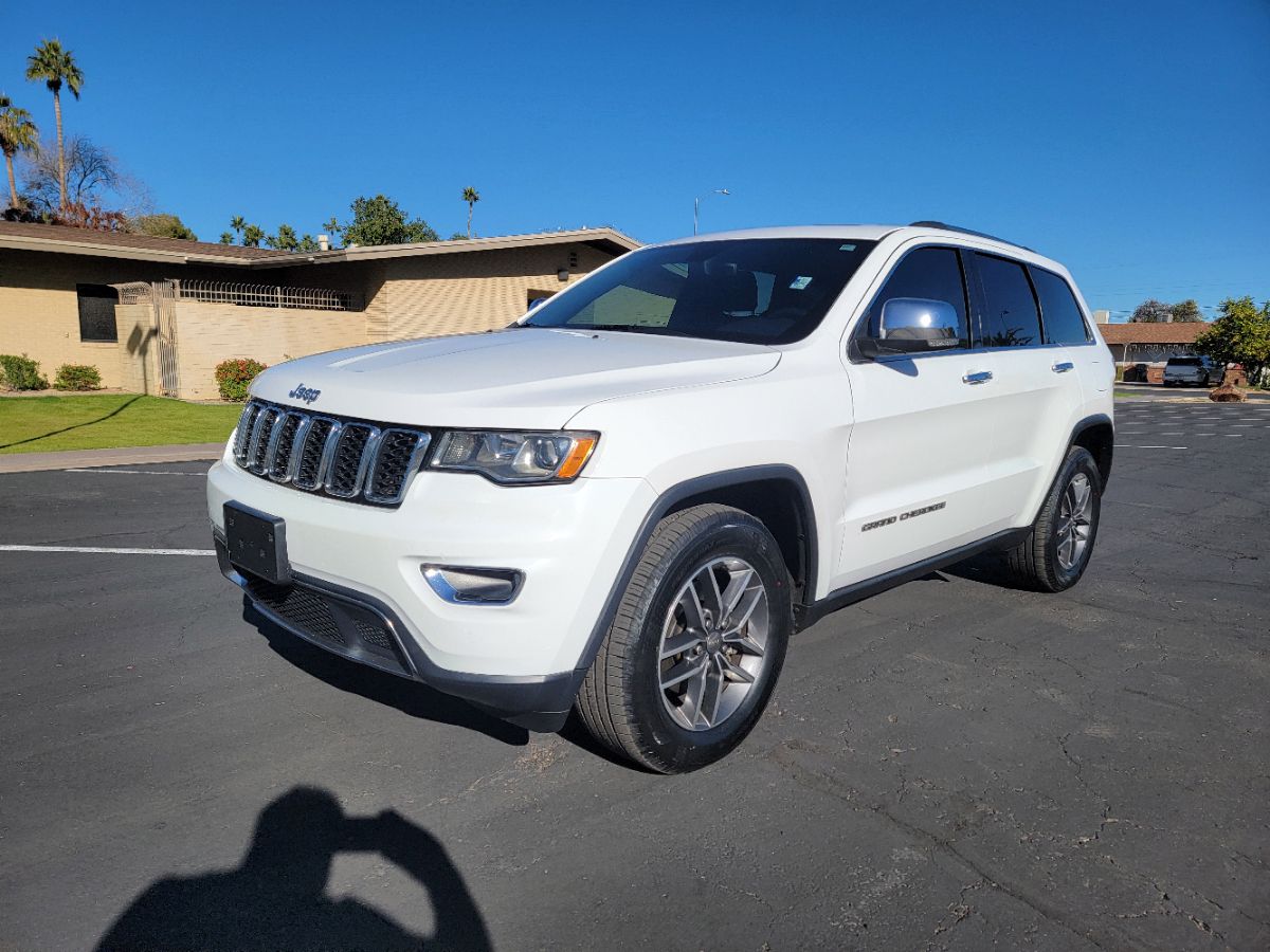 2017 Jeep Grand Cherokee Limited's photo