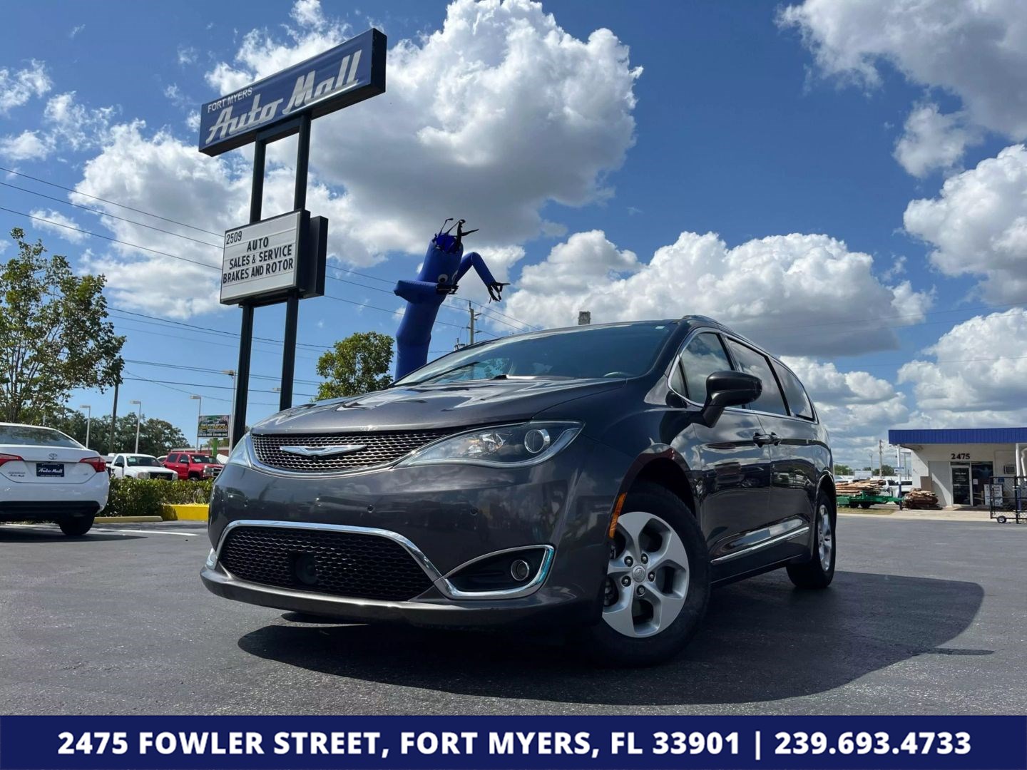 2017 Chrysler Pacifica Touring-L Plus's photo