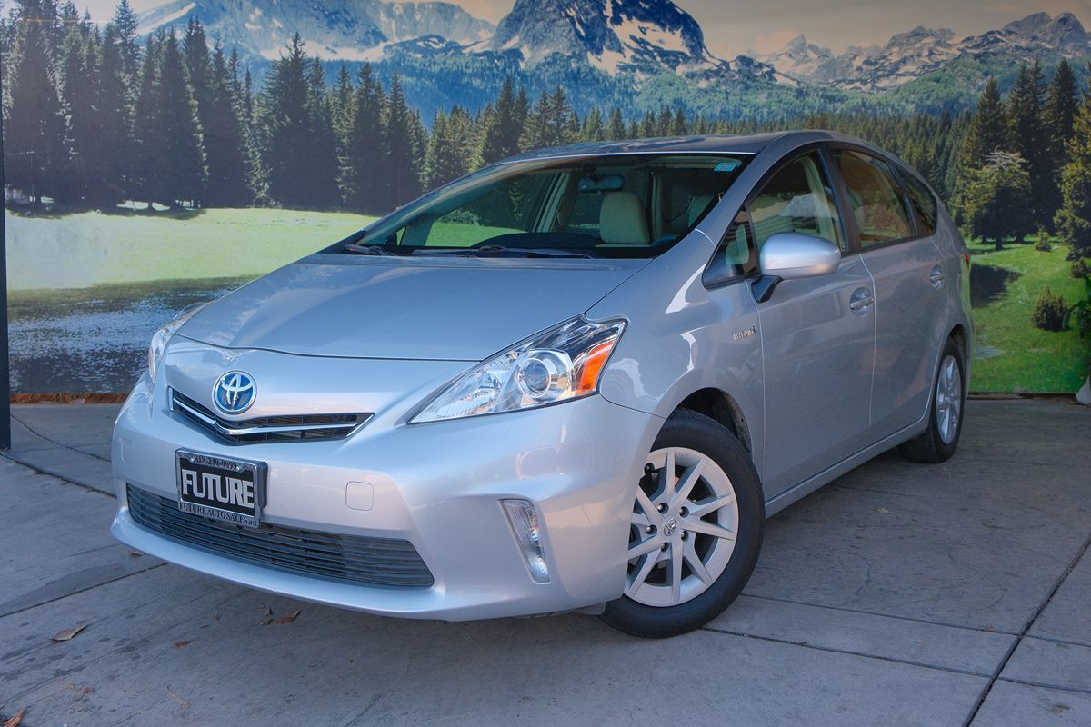 2013 Toyota Prius v Three