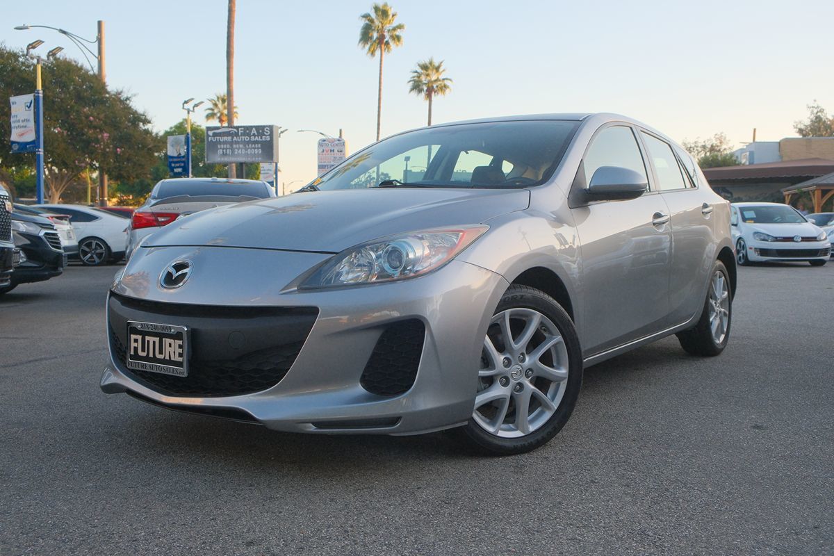 2013 Mazda MAZDA3 i Touring's photo