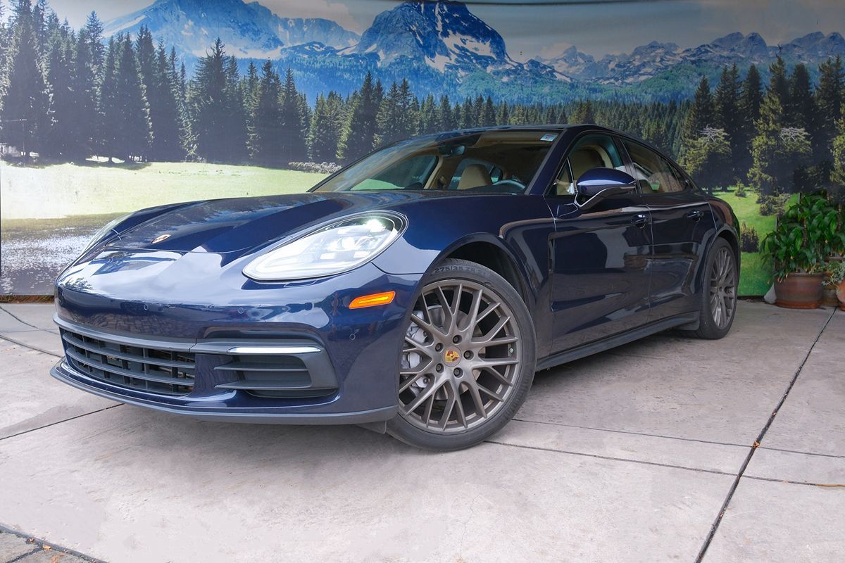 2018 Porsche Panamera Base