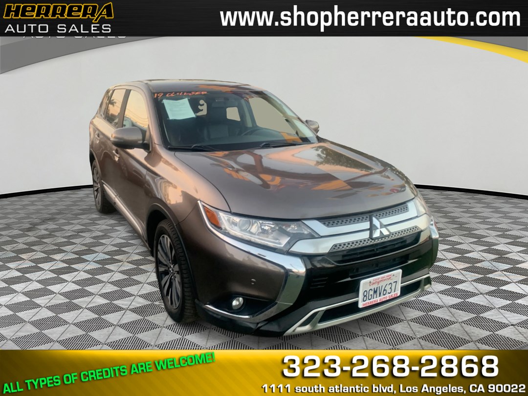 2019 Mitsubishi Outlander SE's photo